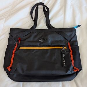 Sherpani Stride classic tote NWOT